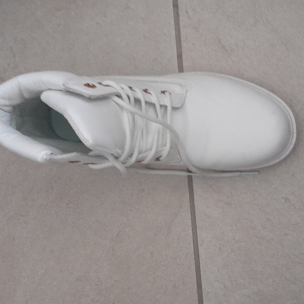 Pair of boots